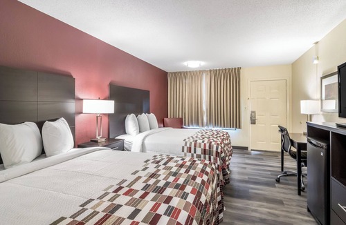 Dandridge Hotel | Affordable Comfort for Outdoor Enthusiasts Near National Park Trails