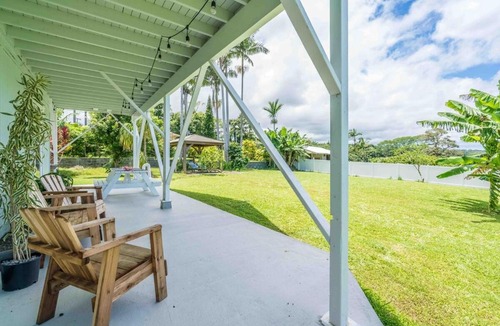 Honomu House | Akaka Falls 6BR Ocean View Retreat with Hot Tub