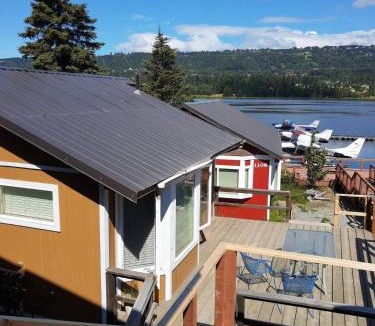 Homer House | Alderwood Cabin - Homer Seaplane Base
