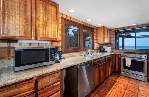 Kailua-Kona House | 🏖️Amazing Ocean Views | Infinity Pool | Great Location