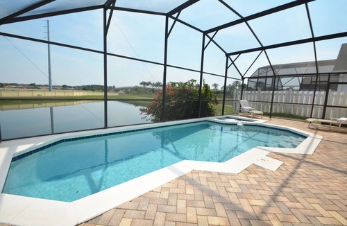 Windsor Palms House | Amazing Pool Home With Spa, Games Room & Lake Views Close to WDW