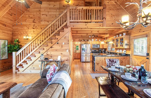 Cherry Log Cabin | Amazing Views-Secluded-Family Friendly-Jacuzzi-Playground-Game Room-Fenced Yard!