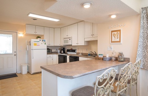 Long Beach House | Apt Not: Comfortable, Open Home One Block from Beach with Screened Porch