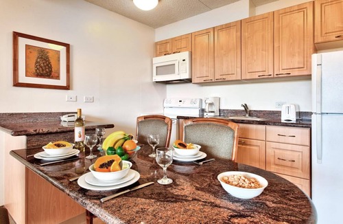 Waikiki Resort | Aston Waikiki Sunset Resort 1 Bedroom Sleeps 4