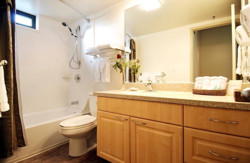 Waikiki Resort | Aston Waikiki Sunset Resort 1 Bedroom Sleeps 4
