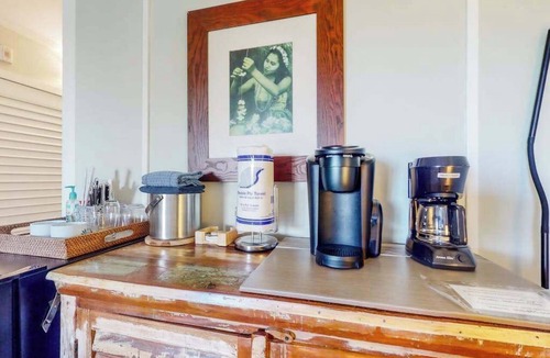 Hanamaulu Apartment | August Sale! Ocean-View Lihue Resort Condo with Pools, Gym & Spa Access
