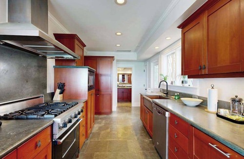 Diamond Head - Kapahulu - St. Louis House | August Special! Posh Beachfront Waikiki Home with 3 Lanais - Walk to Dining