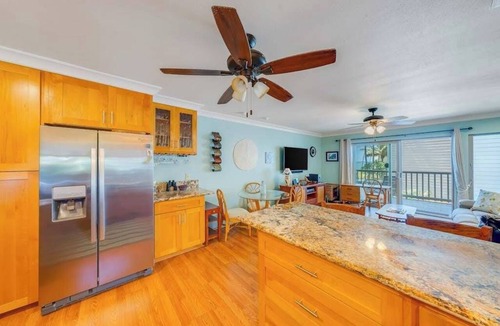 Ualapue Apartment | August Special! Unwind in an Ocean-View Condo with Private Balcony & Shared Pool