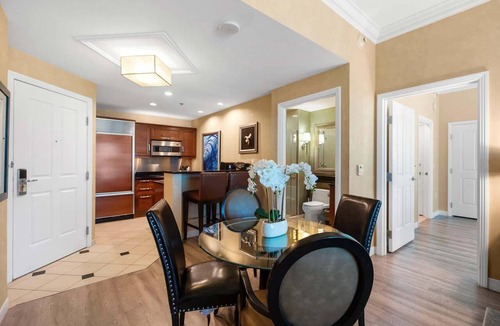 Las Vegas Condo | Balcony Strip View Penthouse Free Valet Parking