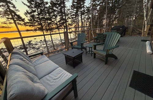 Bar Harbor House | Bar Harbor Oceanfront Log Cabin 10 min to Acadia National Park