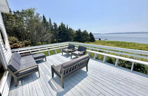 Bernard House | Beachfront 4 BR Spacious House! [Coastal Haven]