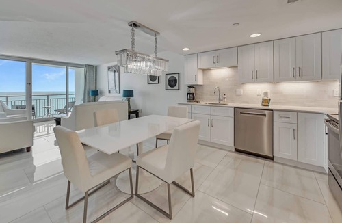 Downtown Myrtle Beach Condo | Beachfront condo with balcony & resort pools