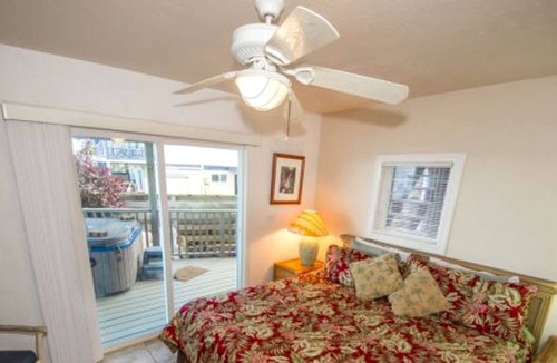 Anahola House | Beachfront Cottage Rental with Snorkeling near Anahola, Hawaii