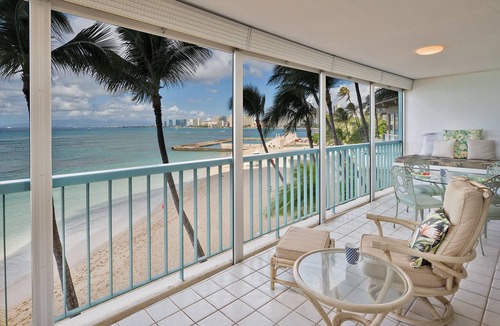 Diamond Head - Kapahulu - St. Louis Condo | BEACHFRONT COZY 1BR/1BA/1PKG IN WAIKIKI