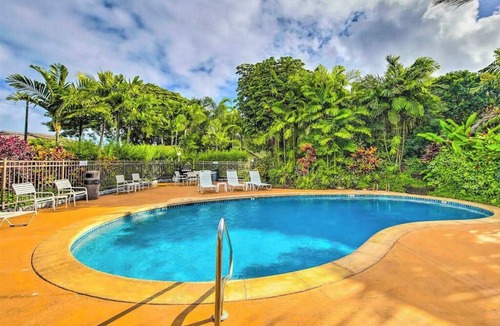 Wailua Condo | Beachfront Kapaa Studio with Lanai, Pool & BBQ to Unwind