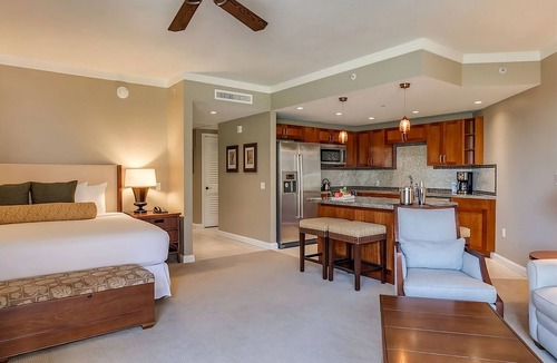 Honokowai Hotel | Beachfront Retreat: Elegant Views w/Full Kitchen. Onsite Free Parking and Pool!