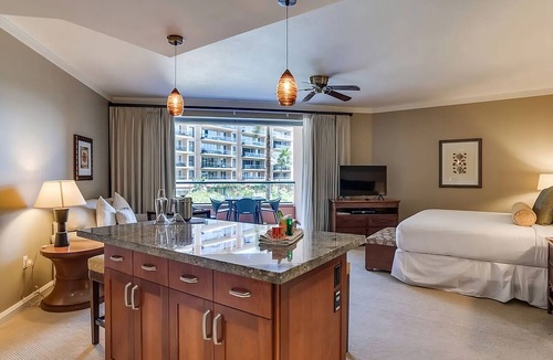 Honokowai Hotel | Beachfront Retreat: Elegant Views w/Full Kitchen. Onsite Free Parking and Pool!