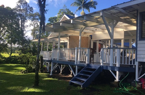 Keaau House | Beautiful 2 Bedroom, 1 bath, full kitchen, secluded acre of gardens