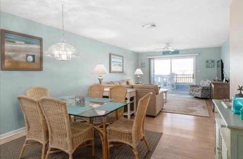 Heron Harbour Isle House | Beautiful 3 Bedroom Condo with Bay Views, Indoor and Outdoor Pools!