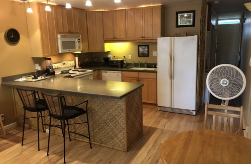 Honokowai Condo | Beautiful Lahaina One Bedroom Condo 6 month minimum