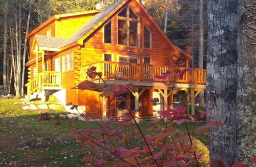 Ellsworth House | Beautiful Lakeside Log Home near Acadia National Park - kayak, canoe, swim, fish