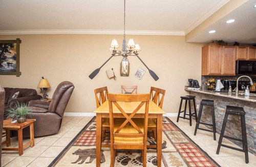 Pigeon Forge Condo | Beautiful Upgraded Luxury Condo in Great Location with Mtn Views & Great Beds