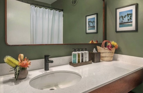 Historic Kailua Village Hotel | Bikes by Day, Stars by Night—Island-Modern Stay with Pool & Perks l 2 Rooms