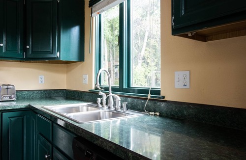 North Star Apartment | Blocks from Downtown at Westchester Lagoon