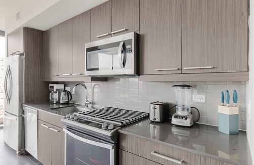 West Loop Apartment | Blueground | West Loop, pool, nr Union Park