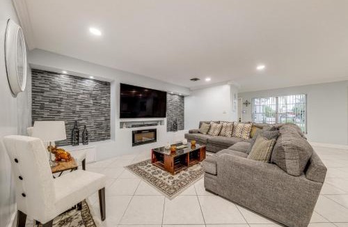 Sandalfoot Cove House | Boca Raton Home: Outdoor Kitchen, By Golf Courses