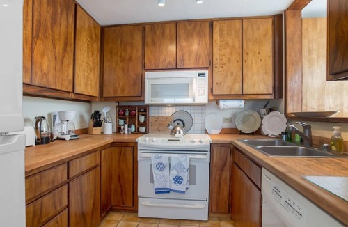 Diamond Head - Kapahulu - St. Louis Condo | Book Now-Danno's Hawaii Five-O Condo! Diamond Head, Gold Coast. Full Ocean View.