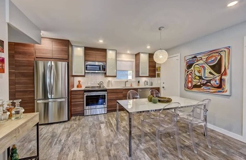 Cherry Condo | Boutique Myers Park King Suite Condo with Parking Near Atrium CMC & Uptown