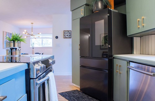 Southeast Boise House | Boutique style 1956-MCM home with hot tub in SE Boise!