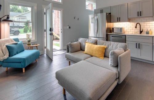 Oakley House | Brand New Modern Asheville Escape