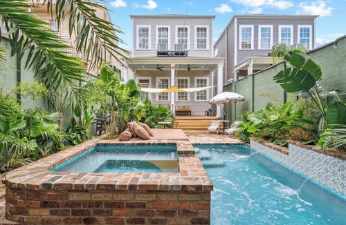 Faubourg Lafayette House | Bright Bohemian House w Heated Pool/Hot Tub