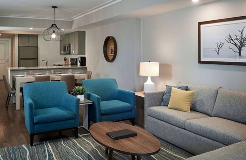 Downtown Myrtle Beach Hotel | Bright Family Suite with Balcony & Kitchen Near Popular Entertainment Spots