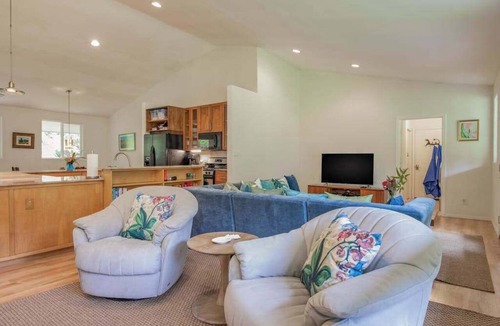 Volcano House | Bright Volcano Home with Fireplace & Open Kitchen
