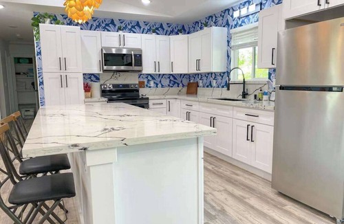 Ainaloa House | Bring the Dog to a Roomy Pahoa Home with Big Yard