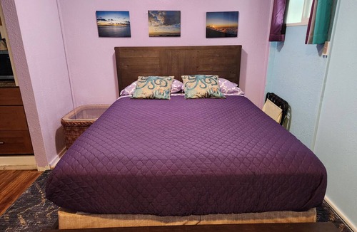 Wailuku Apartment | Budget Downtown Studio-G w/Queen Bed, Micro-Kitchen AC, WIFI & 4 free Streamers