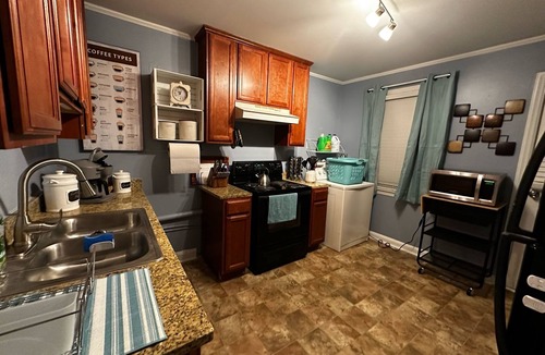 Dilworth House | {Bunga-YOLO} Fun and Games in CLT's Best Neighborhood. Hot Tub NEW and working!
