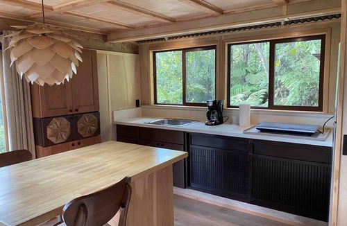 Kailua-Kona Cabin | Cabin Treehouse in the Hawaiian Cloud Forest