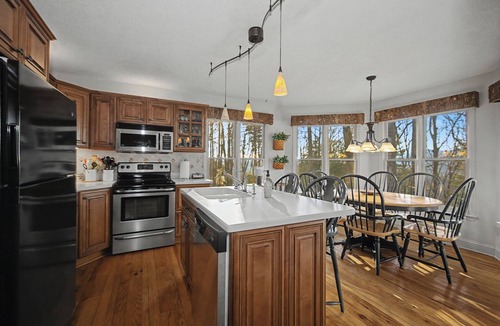 Ferguson Cabin | Cabin w/Views, Jacuzzi Bathtub, Fireplace, Screened Porch, Outdoor Hot Tub
