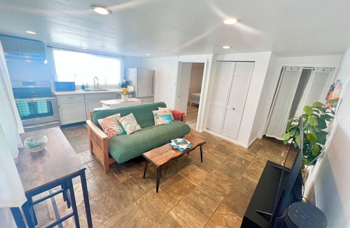 Waialua Cottage | CALL TO BOOK. AVAILABLE Beachy Hawaiian Cottage on the North Shore. 2 bed-1 bath