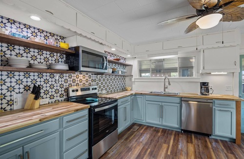 Oriental Cottage | Captains Cottage in the Village, Walk/Bike in town