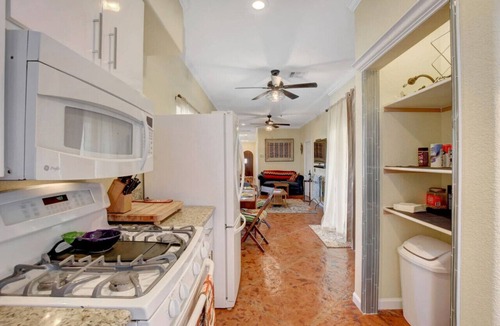 Sunrise Manor House | Casita-cabana & pool NellisAFB Close King&Qu City & Mt Views