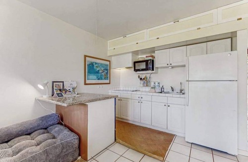 Maunaloa Apartment | Charming 1st-Floor Molokai Studio with Ocean View, Pool & W/D