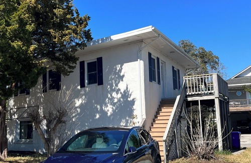 North Carolina Coast Cottage | Charming 2-bedroom in Carolina Beach walking distance to beach