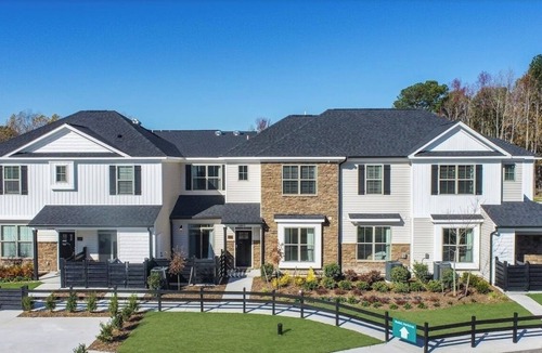 Carrollton Condo | Charming 2-bedroom condo with WiFi, AC in brilliant Carrollton 10 min from beach