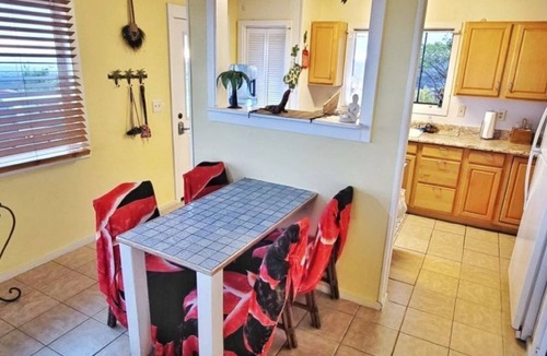 Kona Gardens Estates Cottage | Charming 2-bedroom cottage in Ocean View with WiFi access!