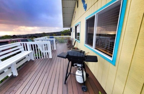 Kona Gardens Estates Cottage | Charming 2-bedroom cottage in Ocean View with WiFi access!